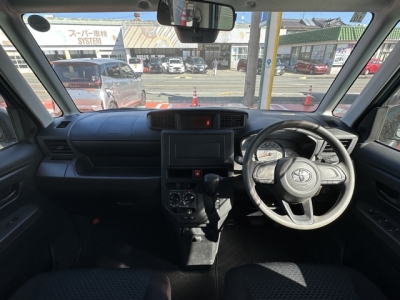 ルーミー(トヨタ)中古車 後席から見た前席