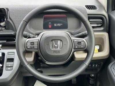 新型フリード(ホンダ)登録済未使用車 内外装写真他