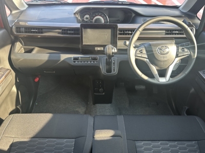 フレア(マツダ)中古車 後席から見た前席