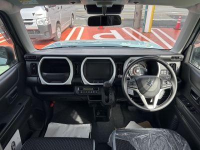 ハスラー(スズキ)届出済未使用車 後席から見た前席