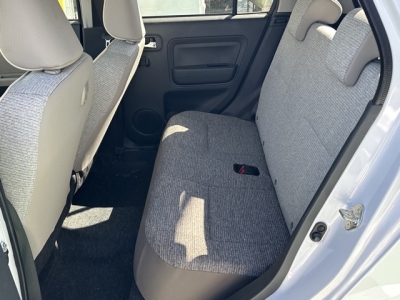 ミラトコット(ダイハツ)中古車 後席内装