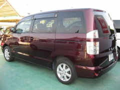 ヴォクシー(トヨタ)中古車 後方