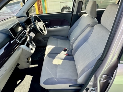 キャスト(ダイハツ)中古車 前席内装