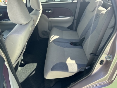 キャスト(ダイハツ)中古車 後席内装