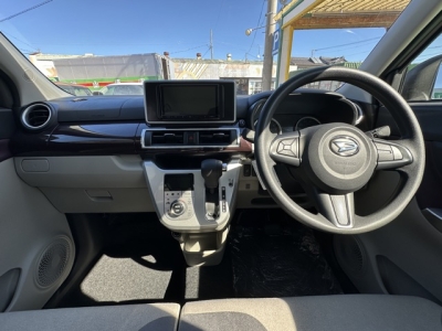 キャスト(ダイハツ)中古車 後席から見た前席