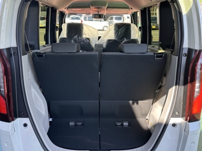 新型N-BOX(ホンダ)届出済未使用車 内外装写真他２