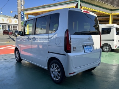 新型N-BOX(ホンダ)届出済未使用車 後方