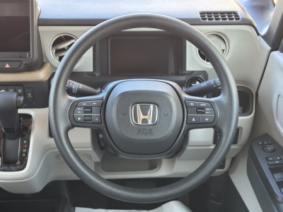 新型N-BOX(ホンダ)届出済未使用車 内外装写真