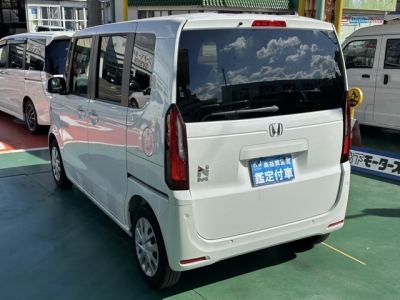 新型N-BOX(ホンダ)届出済未使用車 後方
