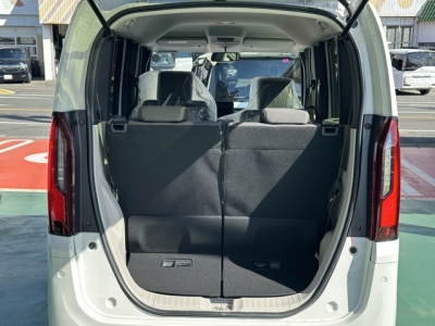 新型N-BOX(ホンダ)届出済未使用車 内外装写真他１