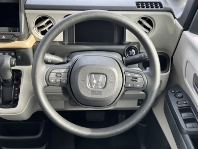 新型N-BOX(ホンダ)届出済未使用車 内外装写真