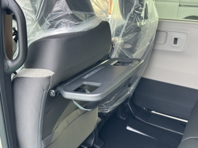 新型N-BOX(ホンダ)届出済未使用車 内外装写真他１