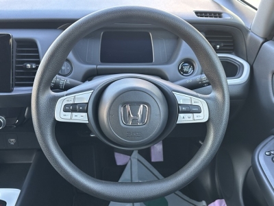 フィット(ホンダ)中古車 内外装写真