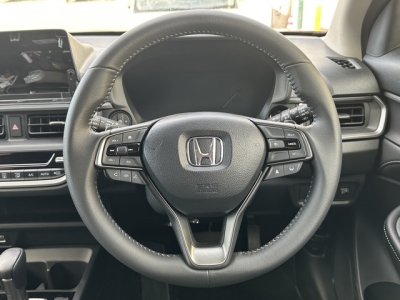 WR-V(ホンダ)ディーラ-試乗車 内外装写真