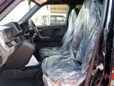 N-ONE(ホンダ)新車見本展示無 前席内装
