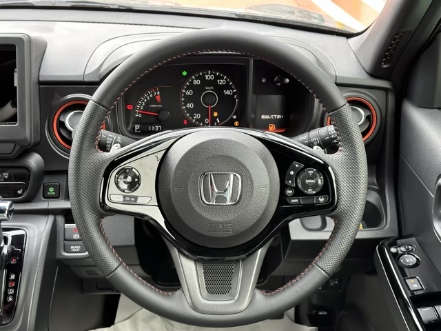 N-ONE(ホンダ)新車見本展示無 6