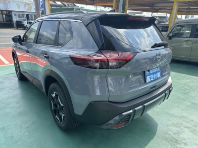 エクストレイル(ニッサン)新車見本展示有 後方