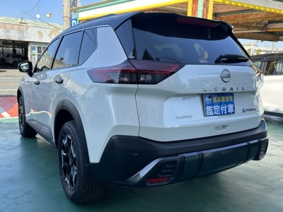 エクストレイル(ニッサン)新車見本展示有 後方