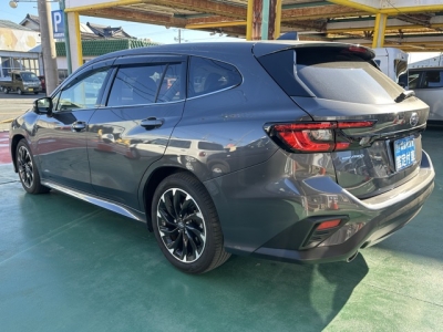 レヴォーグ(スバル)中古車 後方