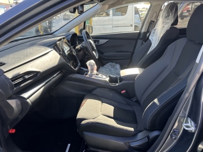 レヴォーグ(スバル)中古車 前席内装