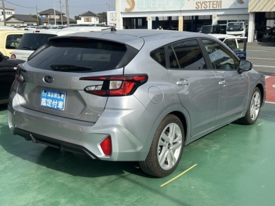 インプレッサ(スバル)中古車 内外装写真他２