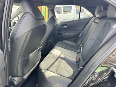 GRカローラ(トヨタ)中古車 後席内装