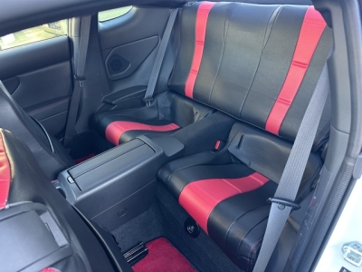 GR86の共同開発車(トヨタ)中古車 後席内装