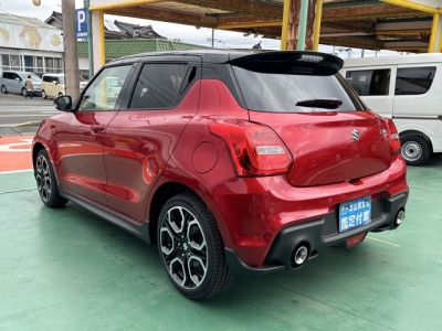 スイフトスポーツ(スズキ)登録済未使用車 後方