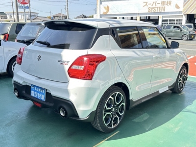 スイフトスポーツ(スズキ)登録済未使用車 内外装写真他２