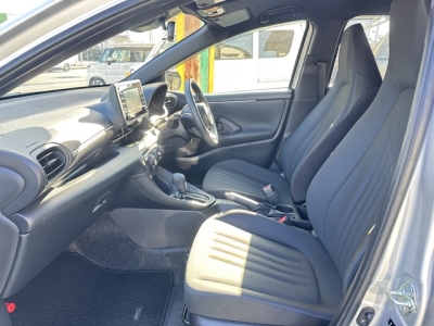 ヤリス(トヨタ)中古車 前席内装