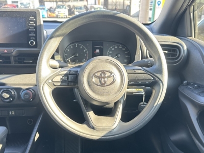 ヤリス(トヨタ)中古車 内外装写真