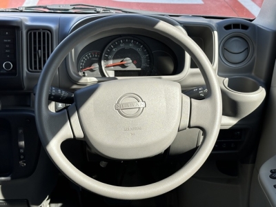 エブリイバンのOEM(スズキ)中古車 内外装写真