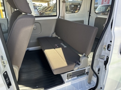 エブリイバンのOEM(スズキ)中古車 後席内装