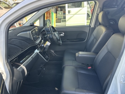 ムーヴカスタム(ダイハツ)中古車 前席内装