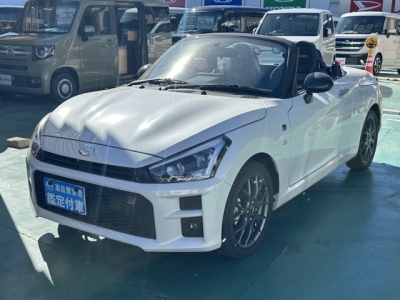 コペン(ダイハツ)届出済未使用車 前方