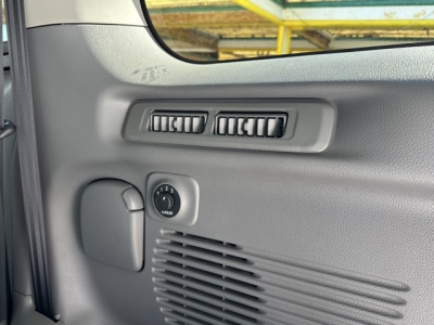 NV200バネットワゴン(ニッサン)登録済未使用車 内外装写真他２