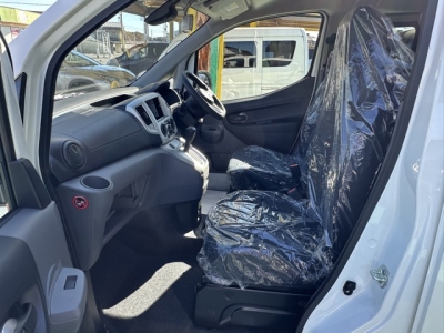NV200バネットワゴン(ニッサン)登録済未使用車 前席内装