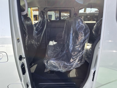 NV200バネットワゴン(ニッサン)登録済未使用車 後席内装