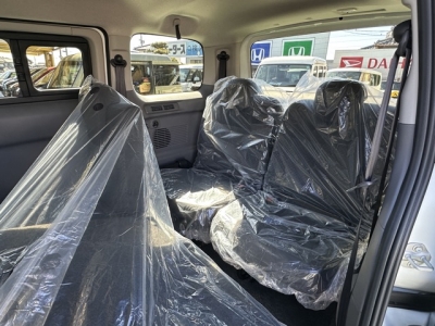 NV200バネットワゴン(ニッサン)登録済未使用車 後席から見た前席
