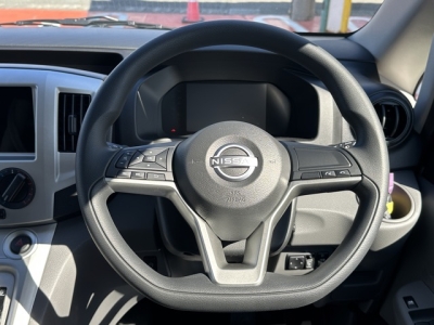 NV200バネットワゴン(ニッサン)登録済未使用車 内外装写真他