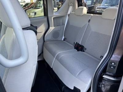 新型ルークス(ニッサン)中古車 後席内装