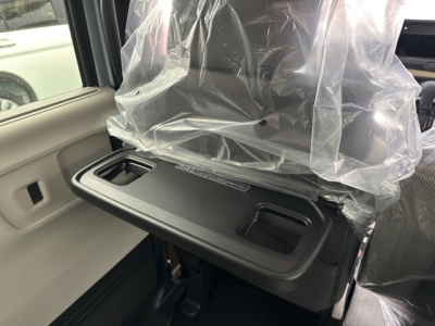 新型N-BOX(ホンダ)届出済未使用車 内外装写真他１
