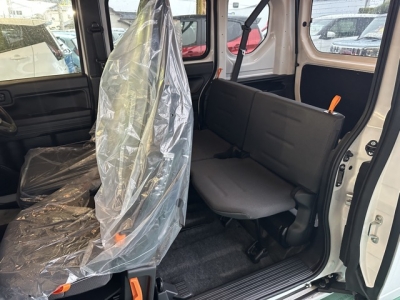 N-VAN(ホンダ)届出済未使用車 後席内装