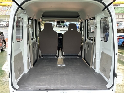 NV１００クリッパー(ニッサン)中古車 内外装写真他２
