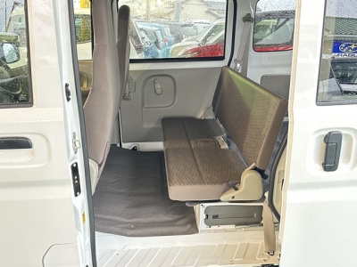 NV１００クリッパー(ニッサン)中古車 後席内装