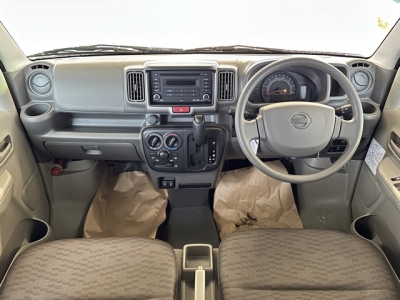 NV１００クリッパー(ニッサン)中古車 後席から見た前席