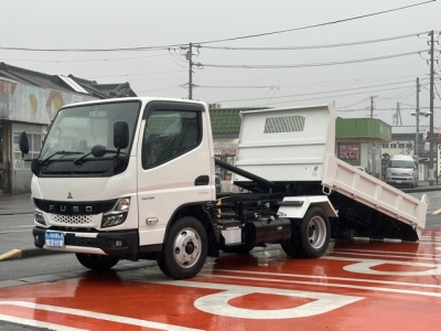 キャンター(三菱)登録済未使用車 前方