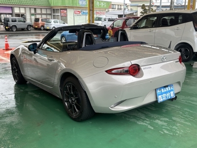 ロードスター(マツダ)中古車 後方