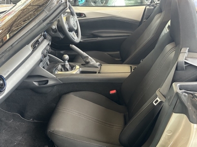 ロードスター(マツダ)中古車 前席内装
