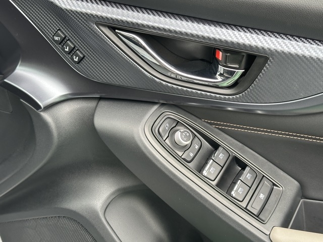 レヴォーグ(スバル)中古車 13